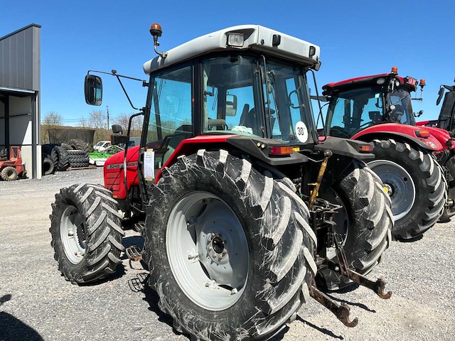 2003 massey-ferguson 6245 4wd landbouwtractor met vermogensregeling - afbeelding 9 van  30