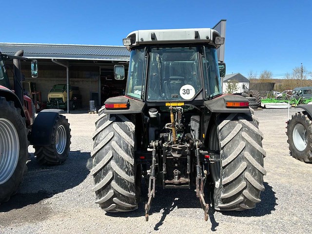 2003 massey-ferguson 6245 4wd landbouwtractor met vermogensregeling - afbeelding 15 van  30