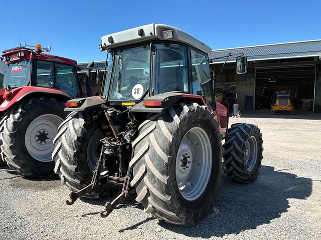 2003 massey-ferguson 6245 4wd landbouwtractor met vermogensregeling - afbeelding 25 van  30