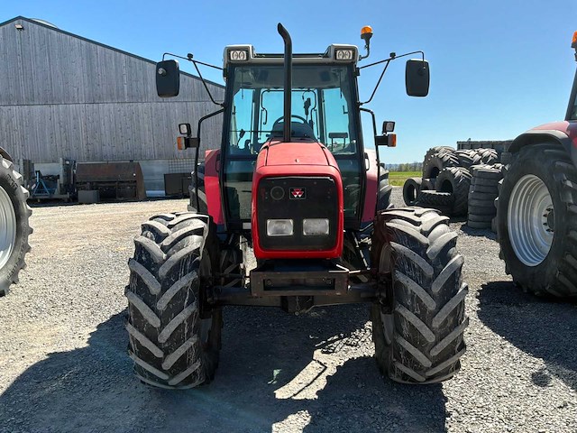 2003 massey-ferguson 6245 4wd landbouwtractor met vermogensregeling - afbeelding 28 van  30