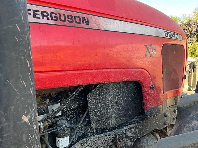 2003 massey ferguson 8240 landbouwtractor - afbeelding 50 van  57