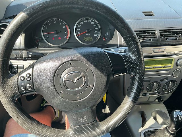 2003 mazda 2 stationwagen break personenauto - afbeelding 8 van  32