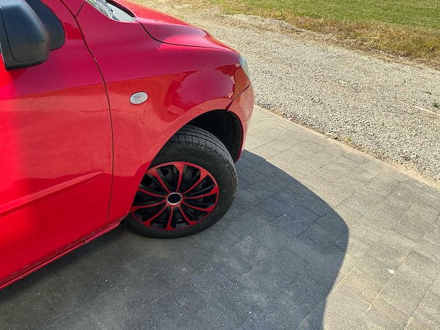 2003 mazda 2 stationwagen break personenauto - afbeelding 18 van  32