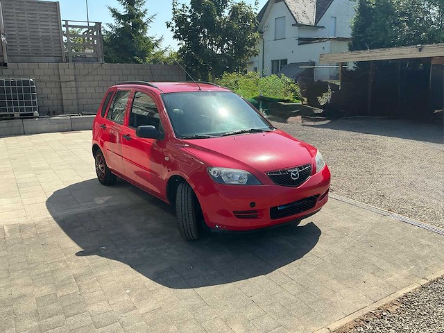2003 mazda 2 stationwagen break personenauto - afbeelding 31 van  32