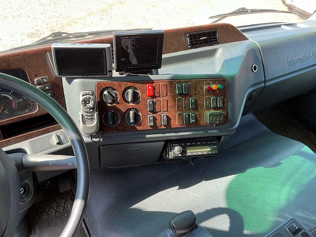 2003 mercedes-benz actros paarden vrachtwagen - afbeelding 4 van  32