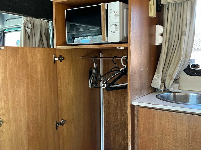 2003 mercedes-benz actros paarden vrachtwagen - afbeelding 13 van  32