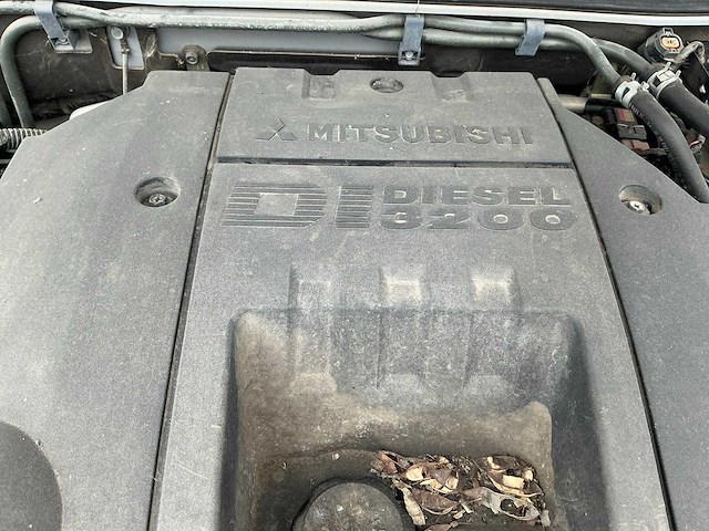 2003 mitsubishi pajero lichte vracht voor onderdelen! - afbeelding 27 van  35