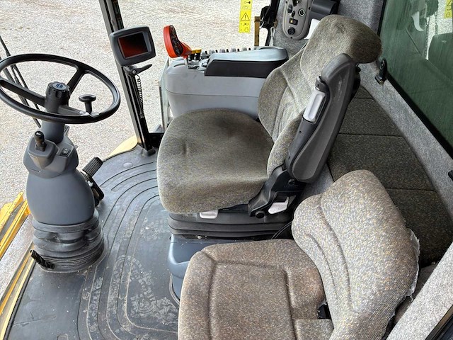 2003 new holland cx820 maaidorser met maaibord en kar - afbeelding 9 van  21