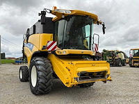 2003 new holland cx820 maaidorser met maaibord en kar - afbeelding 18 van  21
