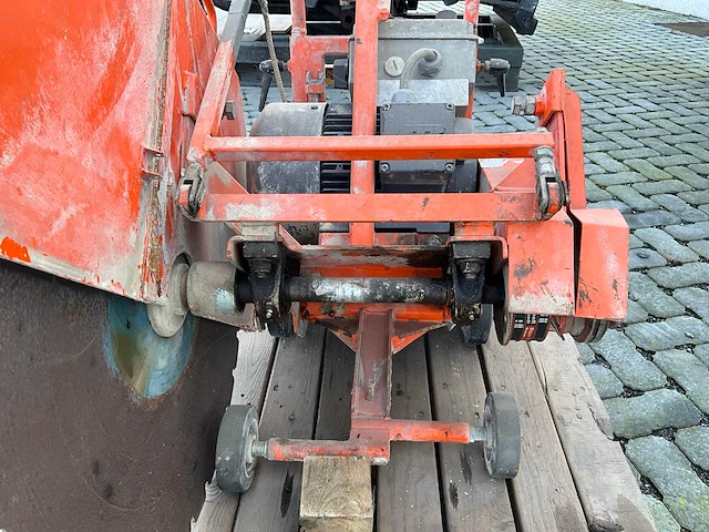 2003 norton clipper cs 7.5 betonzaag - afbeelding 4 van  7