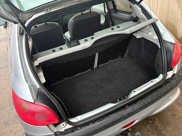 2003 peugeot 206 personenauto - afbeelding 9 van  18