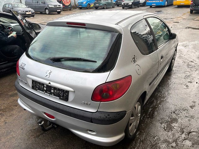 2003 peugeot 206 personenauto - afbeelding 12 van  18