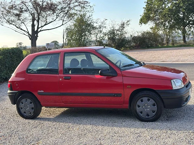2003 renault clio ii auto 1.2 benzine – 98.000 km – 60 pk - afbeelding 13 van  16