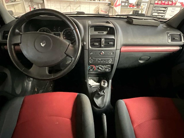 2003 renault clio personenauto - afbeelding 3 van  8