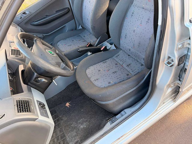 2003 skoda fabia personenauto - afbeelding 13 van  16