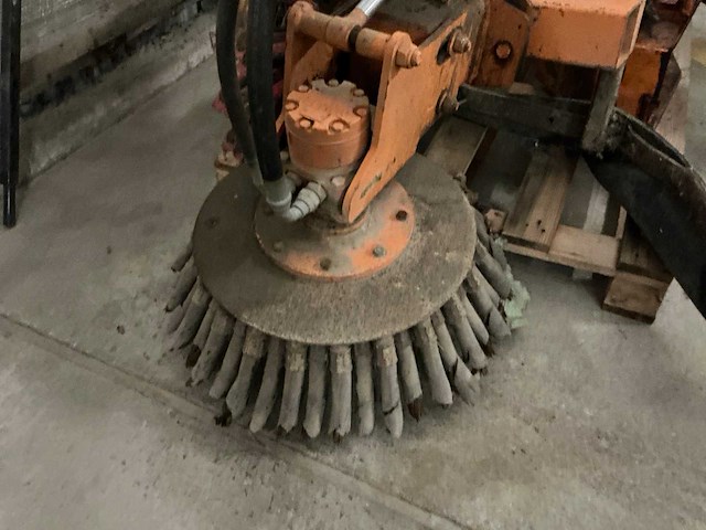 2003 vandaele okb onkruidborstel - afbeelding 4 van  11