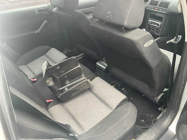 2003 volkswagen golf - afbeelding 15 van  32