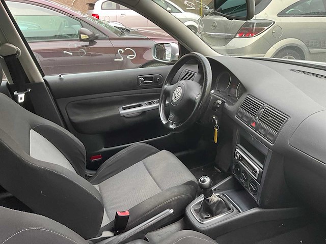 2003 volkswagen golf - afbeelding 17 van  32