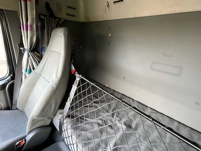 2003 volvo fm/fh 4x2 6.7 vrachtwagen - afbeelding 24 van  104