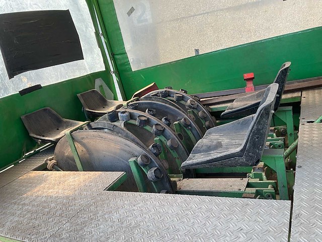 2004 basrijs 4 rijplanter bpd pb-bed plant- en pootmachine - afbeelding 15 van  16