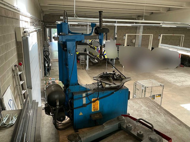2004 beissbarth servomat ms66it banden de-en montageapparaat - afbeelding 1 van  12