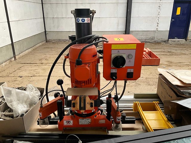 2004 blum minipress mzk 1000 + mobiele werktafel - afbeelding 3 van  10