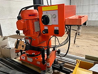 2004 blum minipress mzk 1000 + mobiele werktafel