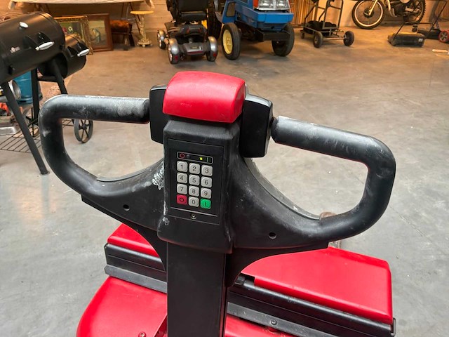 2004 bt lwe180 elektrische palletwagen - afbeelding 12 van  12