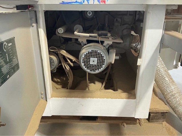 2004 casolin astra dgi paneelcirkelzaagmachine - afbeelding 23 van  28