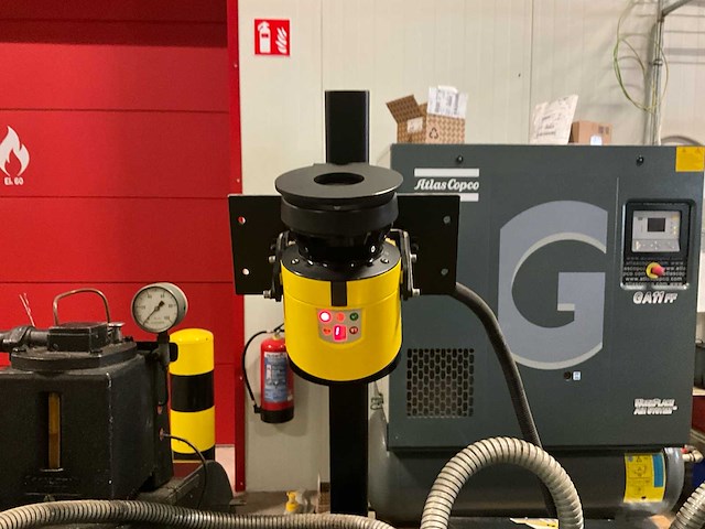 2004 crosland vk twg 278 mechanische pers voor plastic en karton - afbeelding 7 van  27