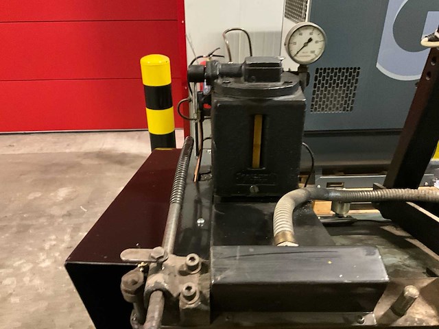 2004 crosland vk twg 278 mechanische pers voor plastic en karton - afbeelding 8 van  27