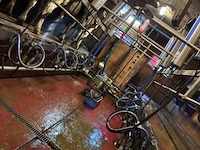 2004 delaval melksysteem - delaval 2 x 7 professionele melksalon, waarmee 14 koeien kunnen worden gemolken