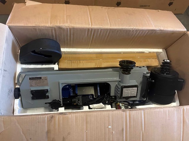 2004 drehman dr-115nc lintzaagmachine met tafel - afbeelding 2 van  8