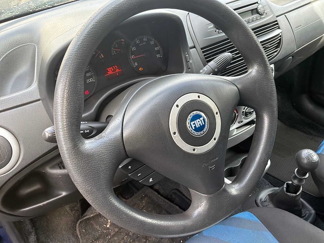 2004 fiat punto personenauto - afbeelding 10 van  19