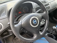 2004 fiat punto personenauto - afbeelding 10 van  19