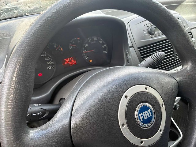 2004 fiat punto personenauto - afbeelding 11 van  19