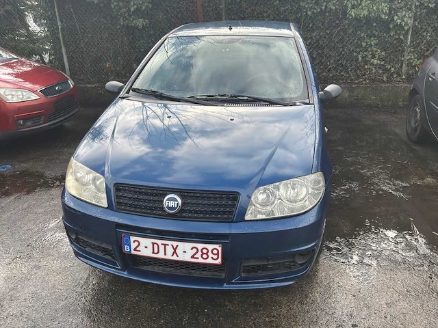 2004 fiat punto personenauto - afbeelding 2 van  19