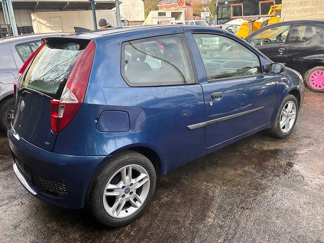 2004 fiat punto personenauto - afbeelding 4 van  19