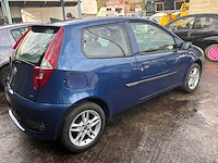 2004 fiat punto personenauto - afbeelding 4 van  19