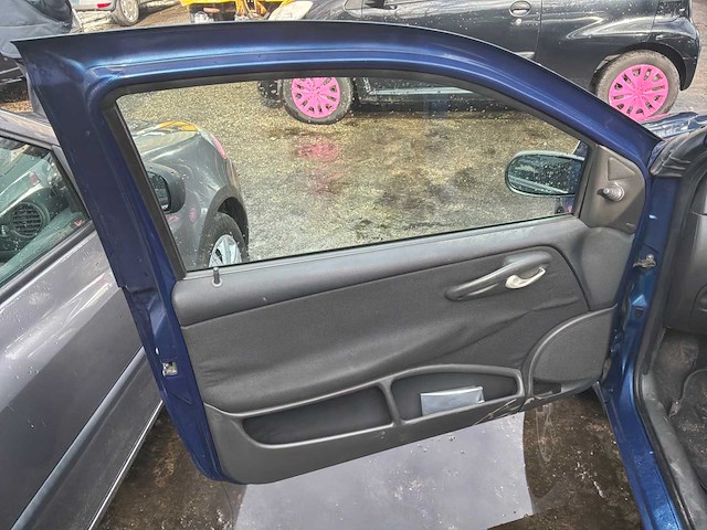 2004 fiat punto personenauto - afbeelding 7 van  19