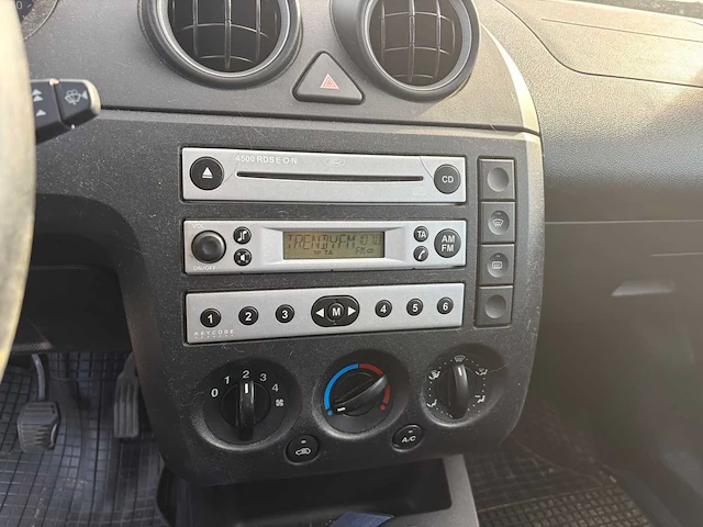 2004 ford fiesta 1.3 personenauto - afbeelding 5 van  34