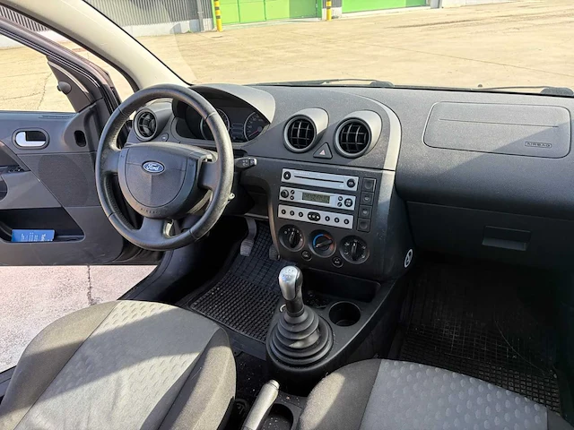2004 ford fiesta 1.3 personenauto - afbeelding 9 van  34