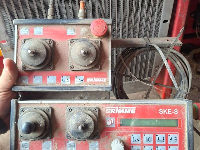 2004 grimme se 170-60 aardappeloogster - afbeelding 14 van  22