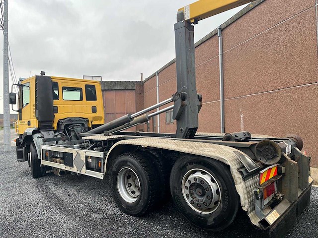2004 iveco ad260s40y/ps iveco / hydraulisch boom containerschip - afbeelding 18 van  20