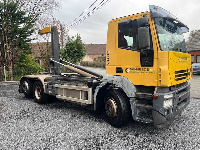 2004 iveco ad260s40y/ps iveco / hydraulisch boom containerschip - afbeelding 15 van  21