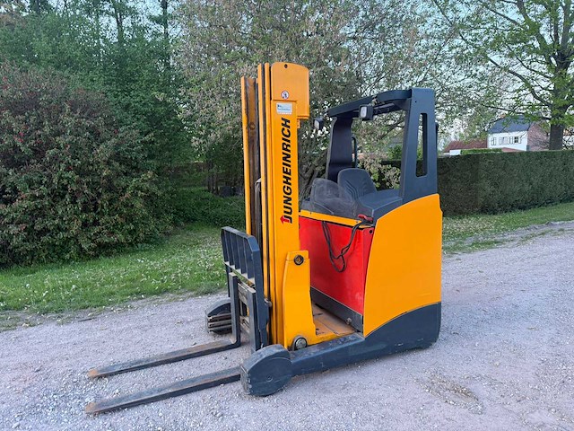 2004 jungheinrich etv 216 reachtruck - afbeelding 1 van  6