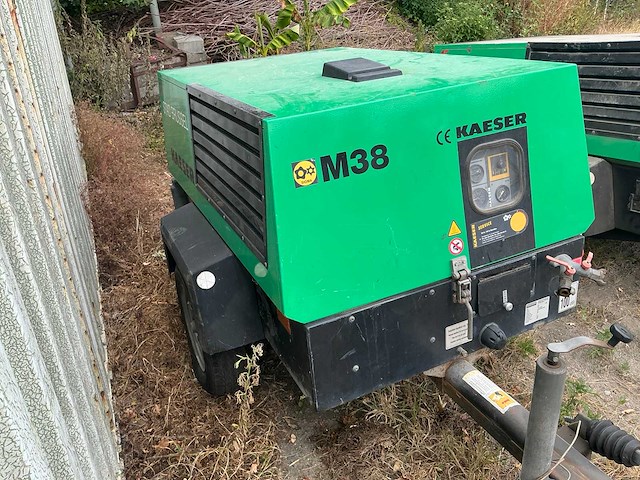 2004 kaeser m38 getrokken schroefcompressor met stroomgroep - afbeelding 12 van  17