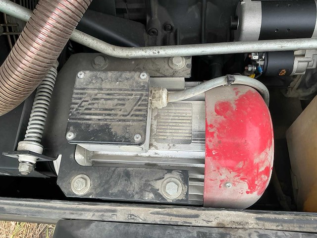 2004 kaeser m38 getrokken schroefcompressor met stroomgroep - afbeelding 5 van  18