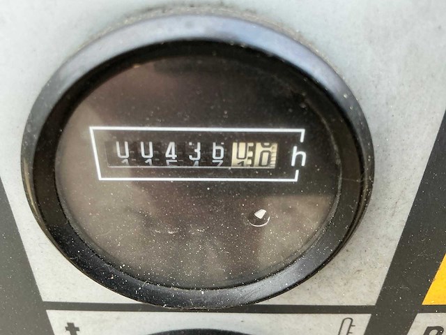 2004 kaeser m38 getrokken schroefcompressor met stroomgroep - afbeelding 9 van  18