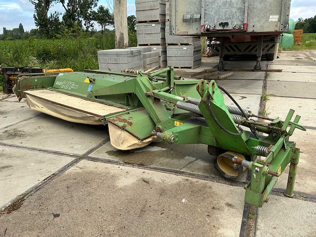 2004 krone easycut 320 cv schijvenmaaier met kneuzer en breedspreider - afbeelding 9 van  15